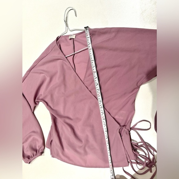 Aritzia Wilfred Lilia Blouse pink lilac color tie front wrap lavender - Picture 4 of 9